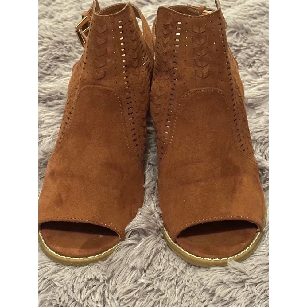 Universal Thread Brown Sling Back Peep-Toe Mule Heels Women Size 9.5
